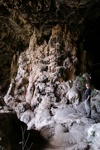 agia-sofia-lassi-stalagmite.jpg - 140199 Bytes
