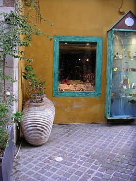 hania-windows-shop-04.jpg - 71321 Bytes