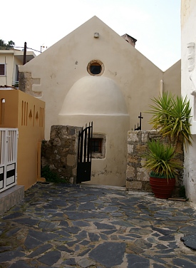 kalyves-agia-maria-church-back.jpg - 57941 Bytes