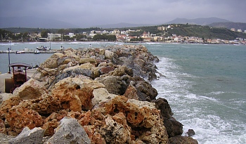 kalyves3-3-satama-aallonmurtaja.jpg - 57331 Bytes