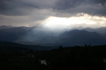 lefka-ori-valopilvi.jpg - 43231 Bytes