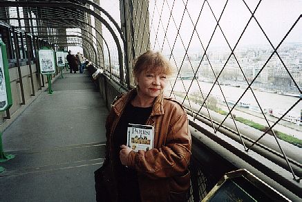 A very tourist looking lady on the 2nd level - as high as she can get