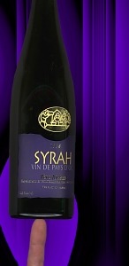 Pre Anselme SYRAH standing lightly